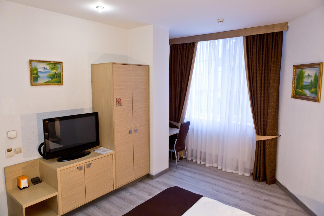 Hotel Olsi Chisinau Exterior photo